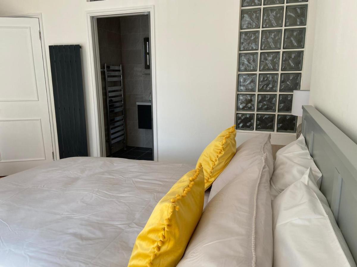 沃辛Warwick House - Stunning House With Terrace And Sea Views, Sleeps 11别墅 外观 照片
