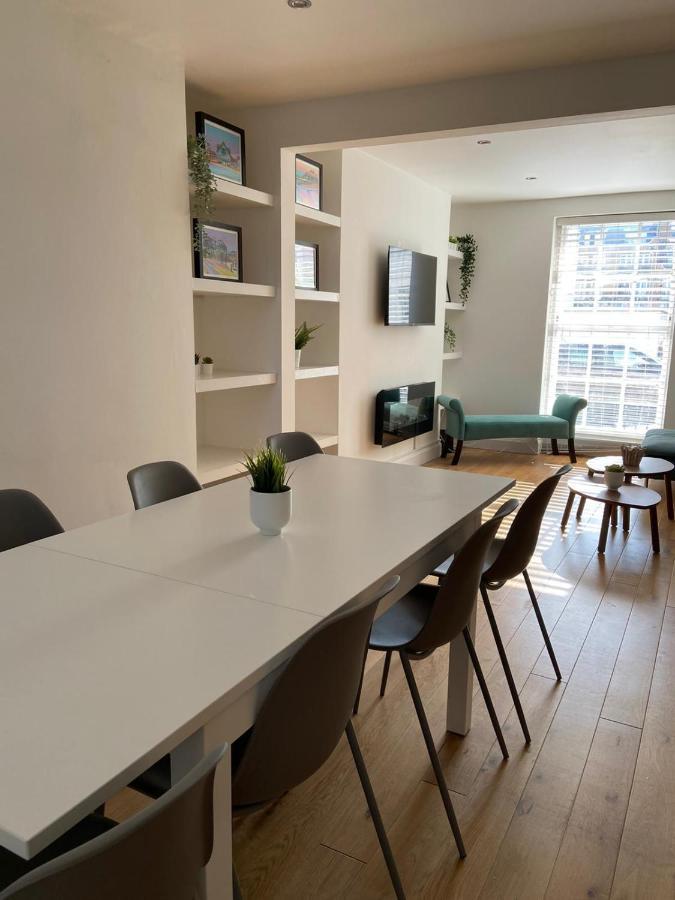 沃辛Warwick House - Stunning House With Terrace And Sea Views, Sleeps 11别墅 外观 照片