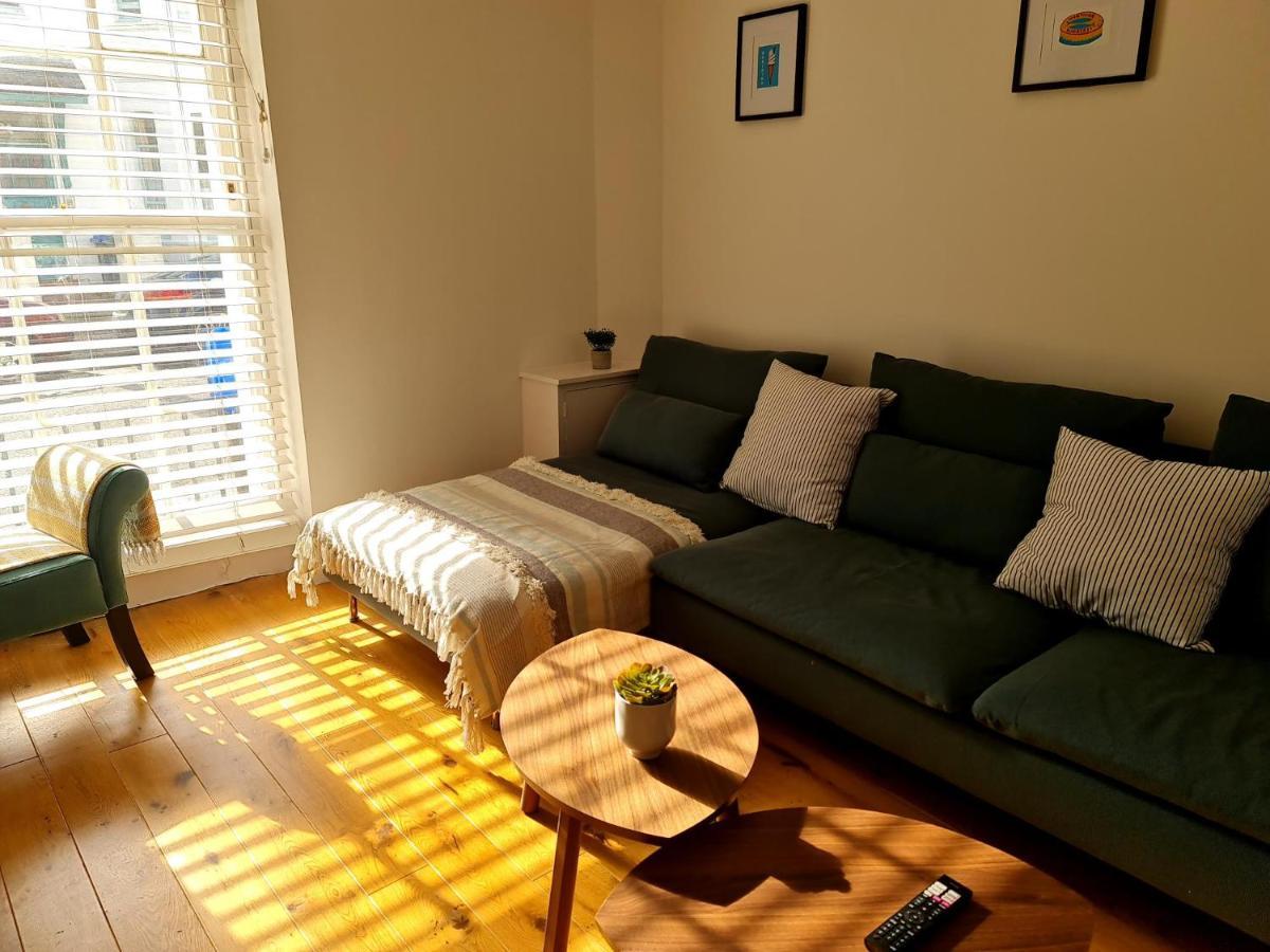 沃辛Warwick House - Stunning House With Terrace And Sea Views, Sleeps 11别墅 外观 照片