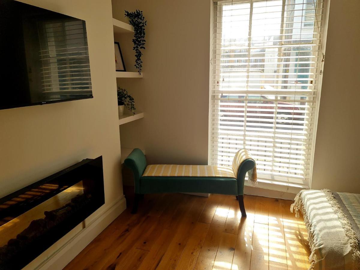 沃辛Warwick House - Stunning House With Terrace And Sea Views, Sleeps 11别墅 外观 照片