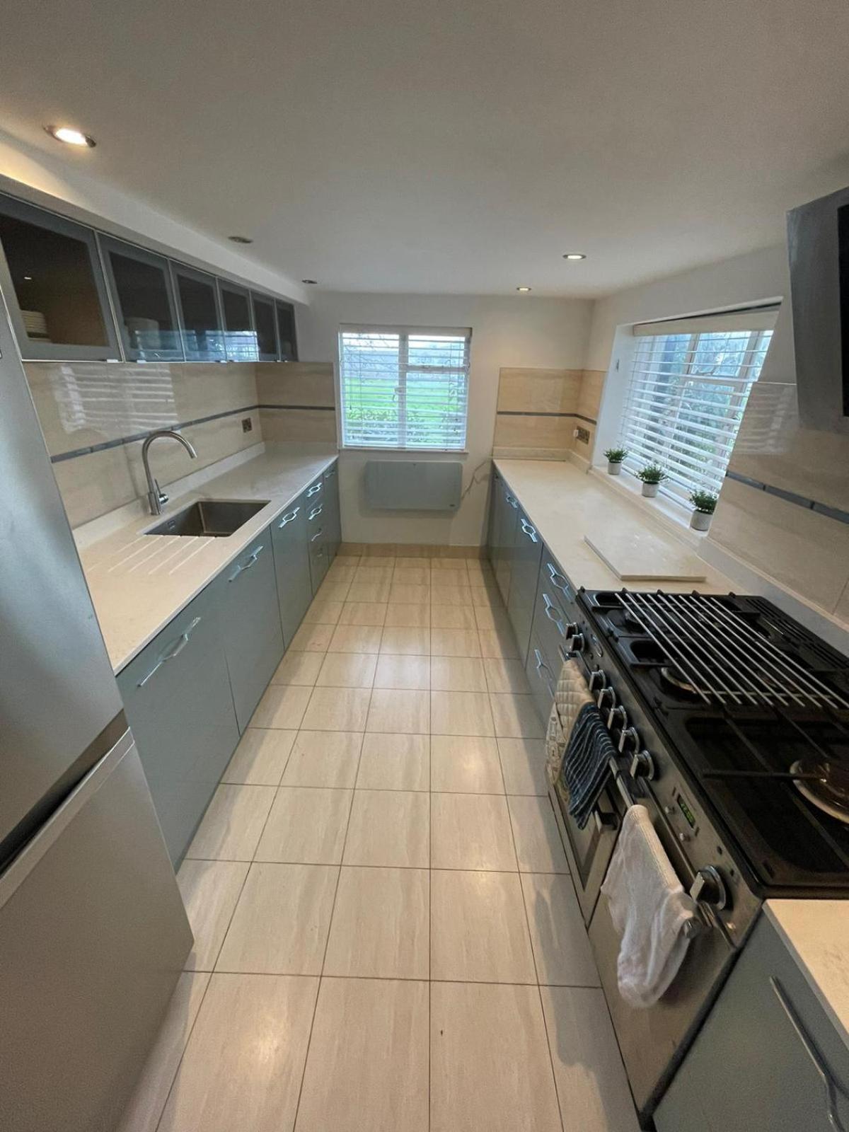 沃辛Warwick House - Stunning House With Terrace And Sea Views, Sleeps 11别墅 外观 照片