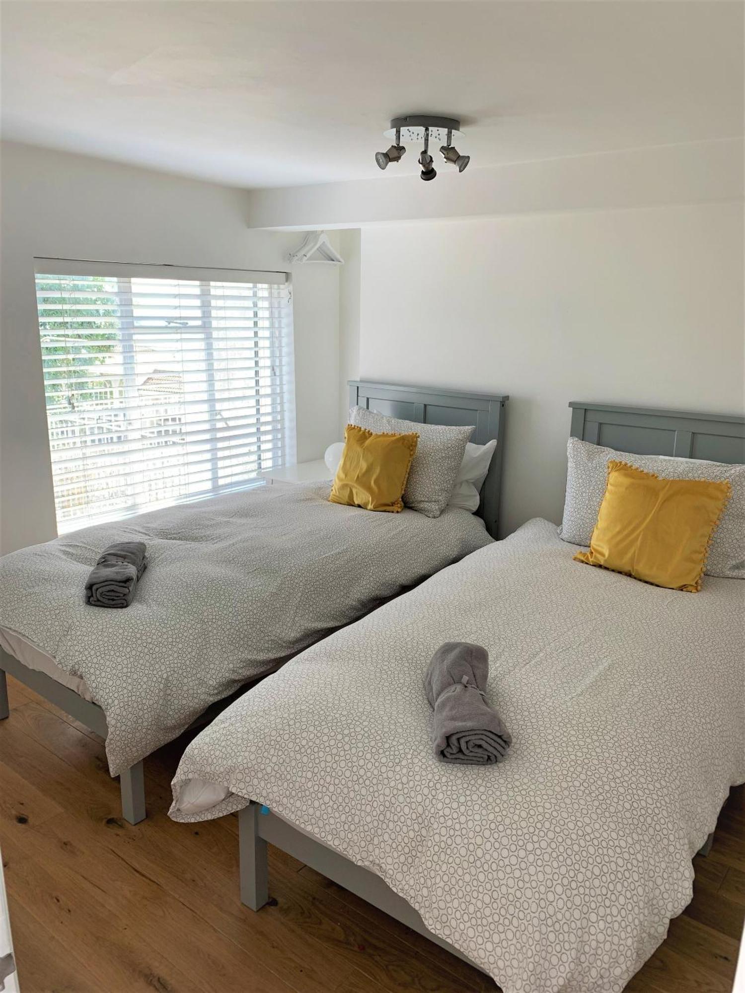 沃辛Warwick House - Stunning House With Terrace And Sea Views, Sleeps 11别墅 外观 照片